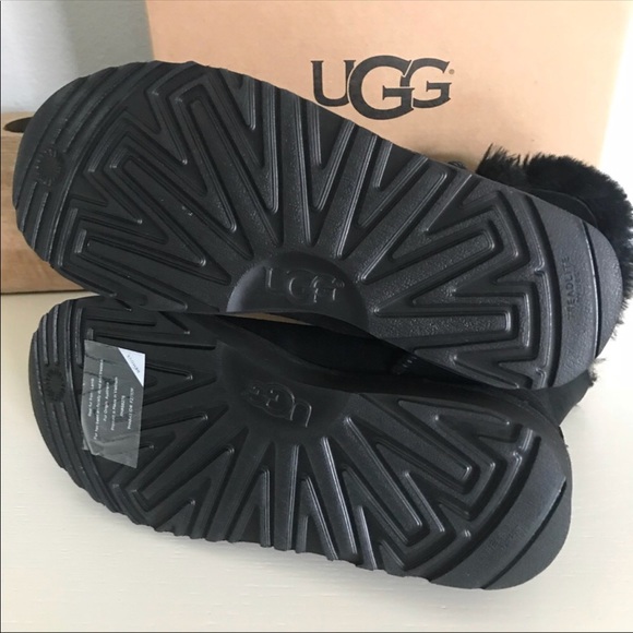 Mini cuff uggs - Picture 5 of 7